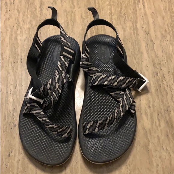 boys chaco sandals